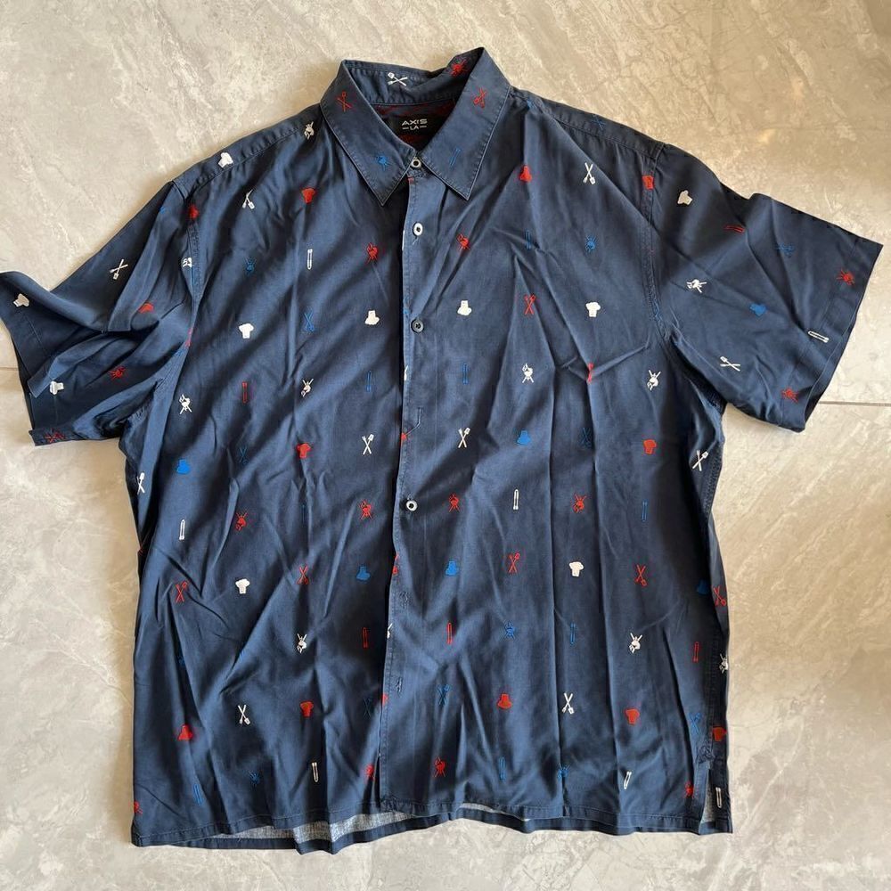Men’s Collared Button Up - Picture 1 of 2